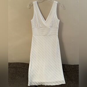 White House Black Market, beautiful and stunning white dress. XS
